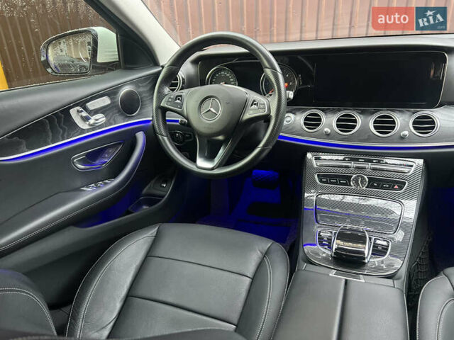 Белый Мерседес Е-Класс, объемом двигателя 1.95 л и пробегом 125 тыс. км за 28500 $, фото 17 на Automoto.ua