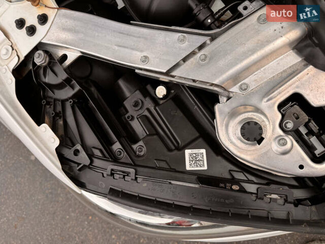 Білий Мерседес Е-Клас, об'ємом двигуна 1.99 л та пробігом 141 тис. км за 26950 $, фото 71 на Automoto.ua