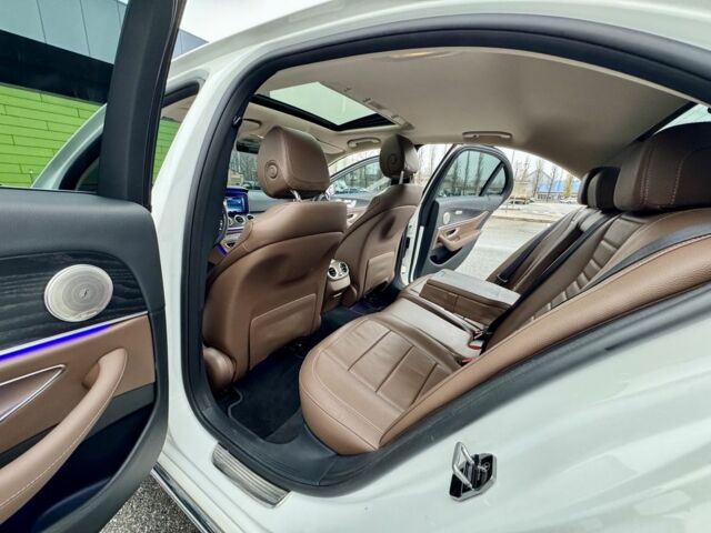 Білий Мерседес Е-Клас, об'ємом двигуна 2 л та пробігом 99 тис. км за 31900 $, фото 10 на Automoto.ua