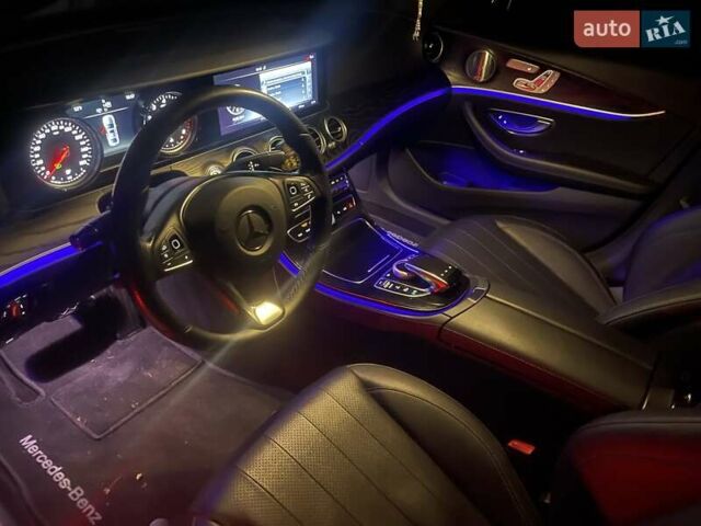 Білий Мерседес Е-Клас, об'ємом двигуна 1.99 л та пробігом 74 тис. км за 30000 $, фото 1 на Automoto.ua