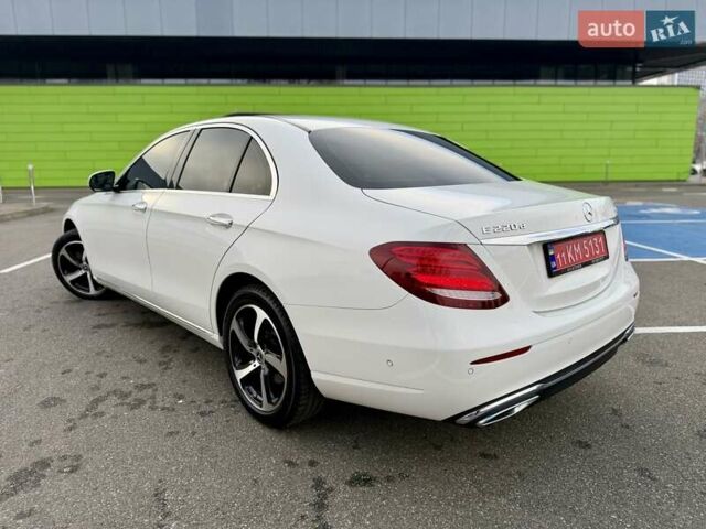 Белый Мерседес Е-Класс, объемом двигателя 1.95 л и пробегом 99 тыс. км за 31900 $, фото 20 на Automoto.ua