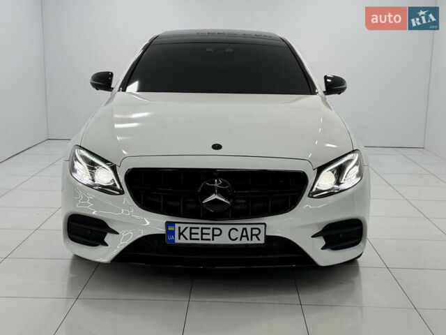 Білий Мерседес Е-Клас, об'ємом двигуна 3 л та пробігом 188 тис. км за 31500 $, фото 4 на Automoto.ua