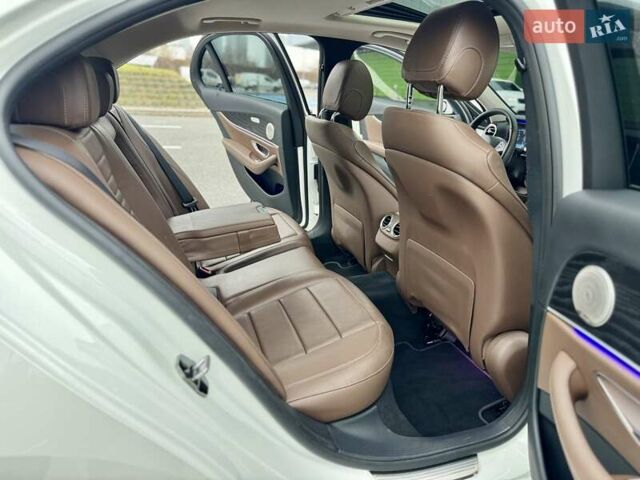 Белый Мерседес Е-Класс, объемом двигателя 1.95 л и пробегом 99 тыс. км за 31900 $, фото 44 на Automoto.ua