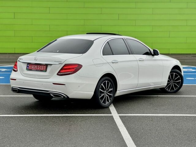 Білий Мерседес Е-Клас, об'ємом двигуна 2 л та пробігом 99 тис. км за 31900 $, фото 3 на Automoto.ua