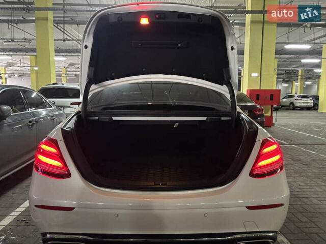 Білий Мерседес Е-Клас, об'ємом двигуна 1.99 л та пробігом 125 тис. км за 26499 $, фото 17 на Automoto.ua