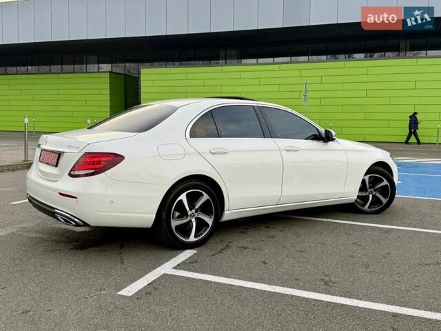 Белый Мерседес Е-Класс, объемом двигателя 1.95 л и пробегом 99 тыс. км за 31900 $, фото 12 на Automoto.ua