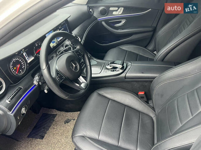 Белый Мерседес Е-Класс, объемом двигателя 1.95 л и пробегом 125 тыс. км за 28500 $, фото 10 на Automoto.ua