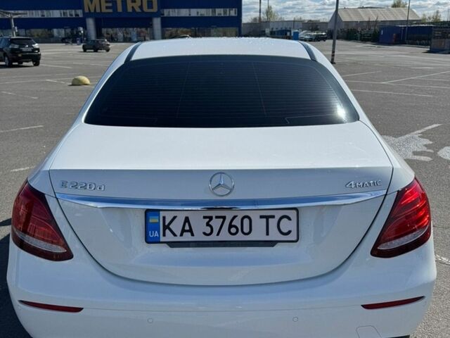 Білий Мерседес Е-Клас, об'ємом двигуна 1.95 л та пробігом 118 тис. км за 26000 $, фото 4 на Automoto.ua