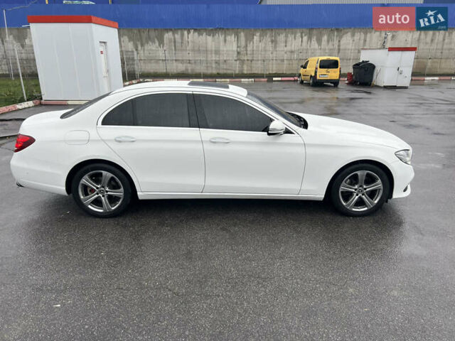 Белый Мерседес Е-Класс, объемом двигателя 1.95 л и пробегом 125 тыс. км за 28500 $, фото 8 на Automoto.ua