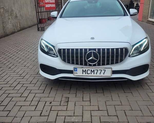 Білий Мерседес Е-Клас, об'ємом двигуна 2 л та пробігом 213 тис. км за 18990 $, фото 2 на Automoto.ua
