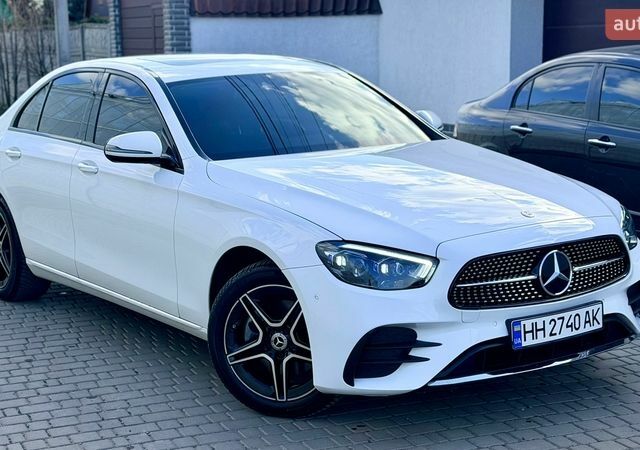 Белый Мерседес Е-Класс, объемом двигателя 1.95 л и пробегом 197 тыс. км за 27900 $, фото 2 на Automoto.ua