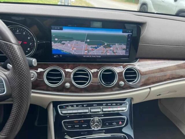 Белый Мерседес Е-Класс, объемом двигателя 2 л и пробегом 59 тыс. км за 6400 $, фото 17 на Automoto.ua