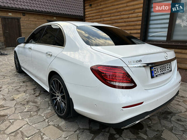 Белый Мерседес Е-Класс, объемом двигателя 2 л и пробегом 52 тыс. км за 33000 $, фото 12 на Automoto.ua