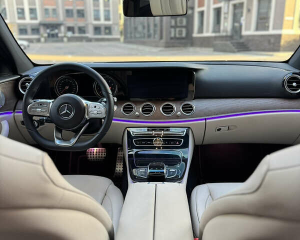 Білий Мерседес Е-Клас, об'ємом двигуна 3 л та пробігом 68 тис. км за 31600 $, фото 7 на Automoto.ua