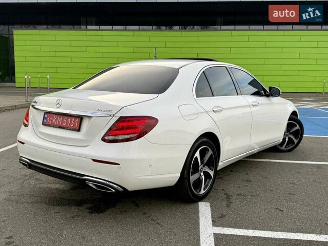 Белый Мерседес Е-Класс, объемом двигателя 1.95 л и пробегом 99 тыс. км за 31900 $, фото 13 на Automoto.ua