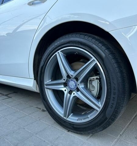 Белый Мерседес Е-Класс, объемом двигателя 1.99 л и пробегом 124 тыс. км за 30700 $, фото 3 на Automoto.ua