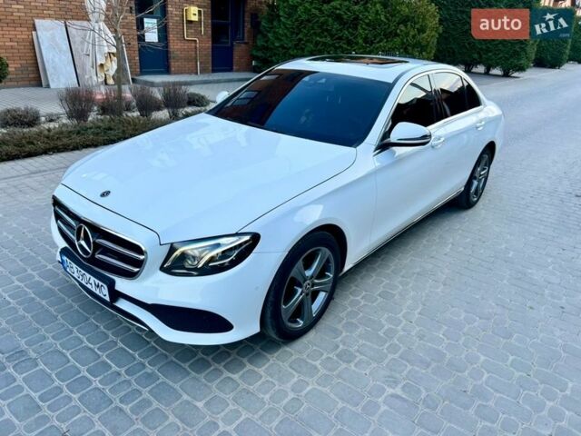 Белый Мерседес Е-Класс, объемом двигателя 2 л и пробегом 126 тыс. км за 26500 $, фото 3 на Automoto.ua