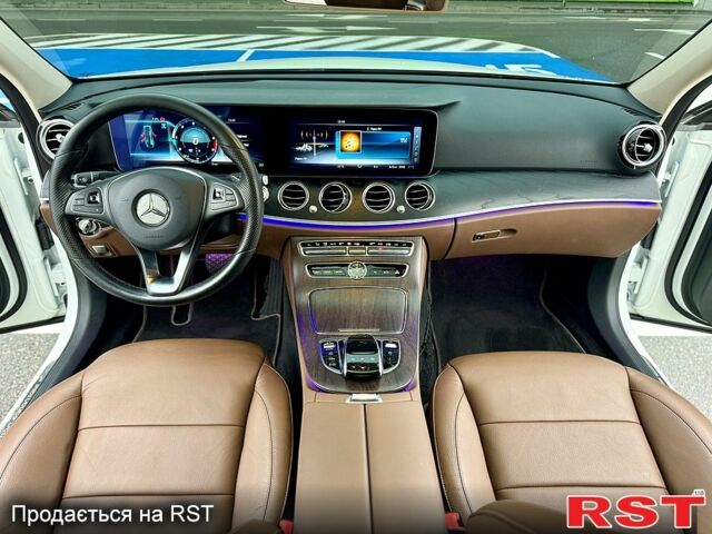 Белый Мерседес Е-Класс, объемом двигателя 2 л и пробегом 99 тыс. км за 31900 $, фото 9 на Automoto.ua