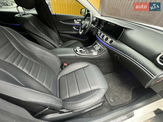 Белый Мерседес Е-Класс, объемом двигателя 1.95 л и пробегом 125 тыс. км за 28500 $, фото 13 на Automoto.ua