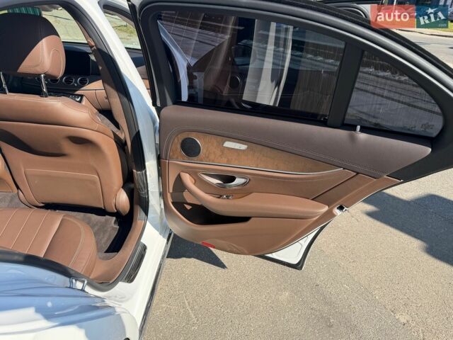 Белый Мерседес Е-Класс, объемом двигателя 1.95 л и пробегом 136 тыс. км за 27900 $, фото 21 на Automoto.ua