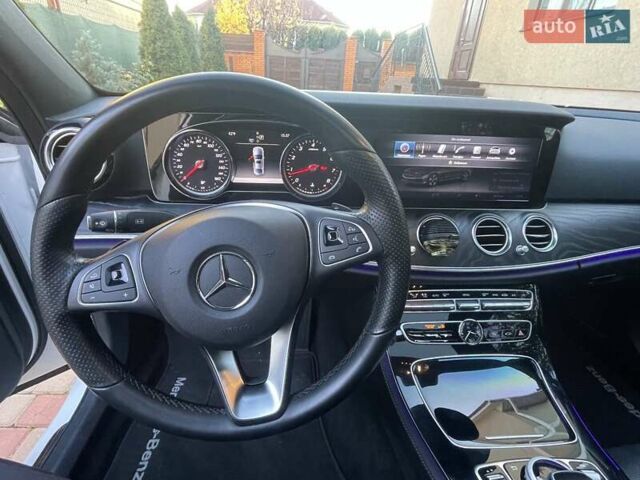 Білий Мерседес Е-Клас, об'ємом двигуна 1.99 л та пробігом 74 тис. км за 30000 $, фото 32 на Automoto.ua