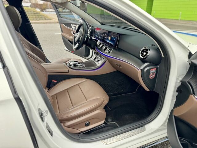 Білий Мерседес Е-Клас, об'ємом двигуна 2 л та пробігом 99 тис. км за 31900 $, фото 13 на Automoto.ua