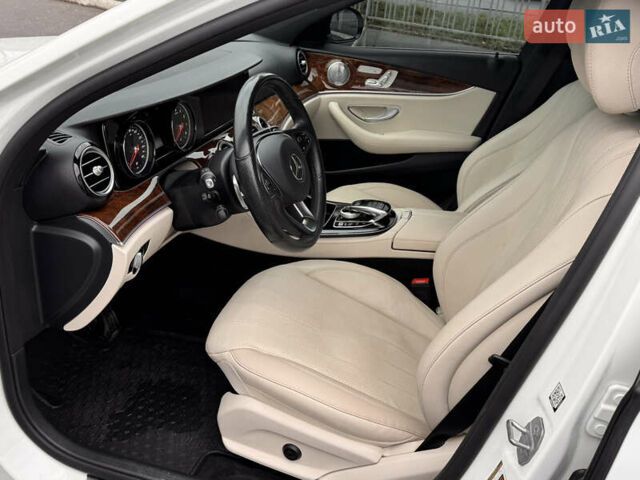 Білий Мерседес Е-Клас, об'ємом двигуна 1.99 л та пробігом 141 тис. км за 26950 $, фото 34 на Automoto.ua