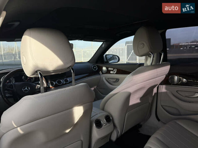 Белый Мерседес Е-Класс, объемом двигателя 2 л и пробегом 85 тыс. км за 22500 $, фото 17 на Automoto.ua