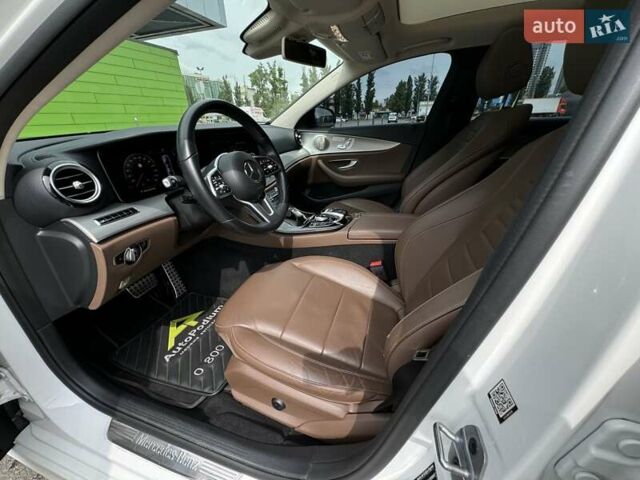 Белый Мерседес Е-Класс, объемом двигателя 1.6 л и пробегом 42 тыс. км за 40500 $, фото 13 на Automoto.ua