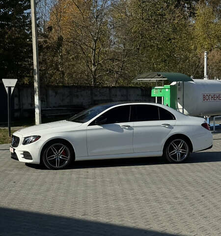 Белый Мерседес Е-Класс, объемом двигателя 2 л и пробегом 32 тыс. км за 36999 $, фото 58 на Automoto.ua