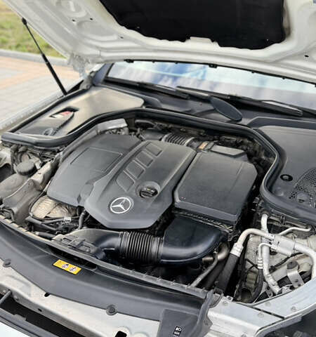 Белый Мерседес Е-Класс, объемом двигателя 1.95 л и пробегом 191 тыс. км за 30000 $, фото 5 на Automoto.ua