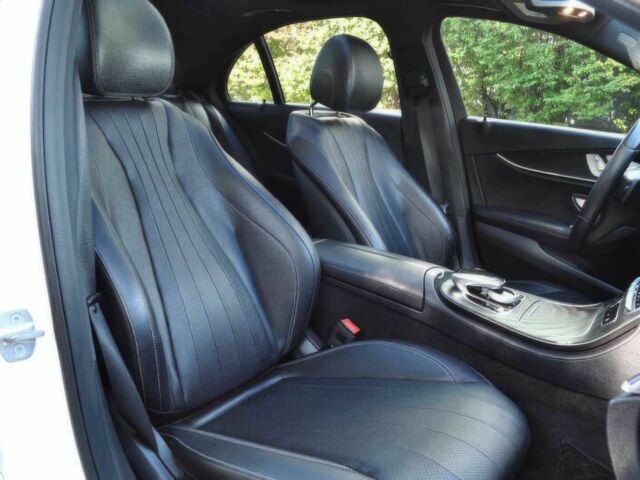 Білий Мерседес Е-Клас, об'ємом двигуна 2 л та пробігом 32 тис. км за 7600 $, фото 7 на Automoto.ua