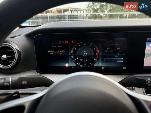 Белый Мерседес Е-Класс, объемом двигателя 1.6 л и пробегом 43 тыс. км за 35900 $, фото 15 на Automoto.ua