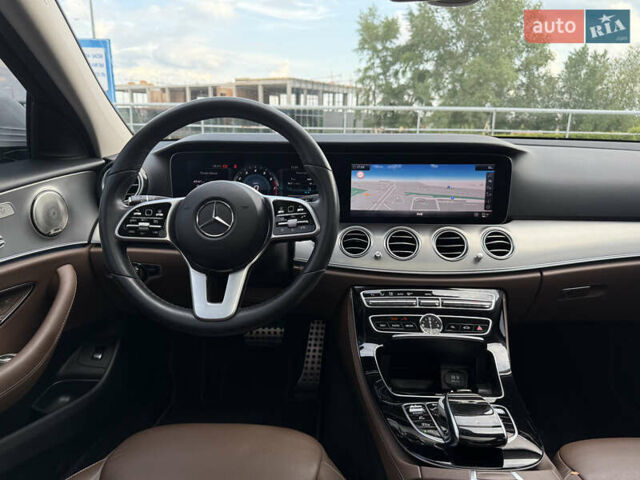 Белый Мерседес Е-Класс, объемом двигателя 1.6 л и пробегом 43 тыс. км за 35900 $, фото 12 на Automoto.ua