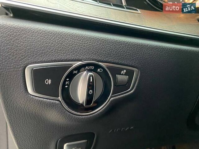 Белый Мерседес Е-Класс, объемом двигателя 2 л и пробегом 213 тыс. км за 29900 $, фото 49 на Automoto.ua