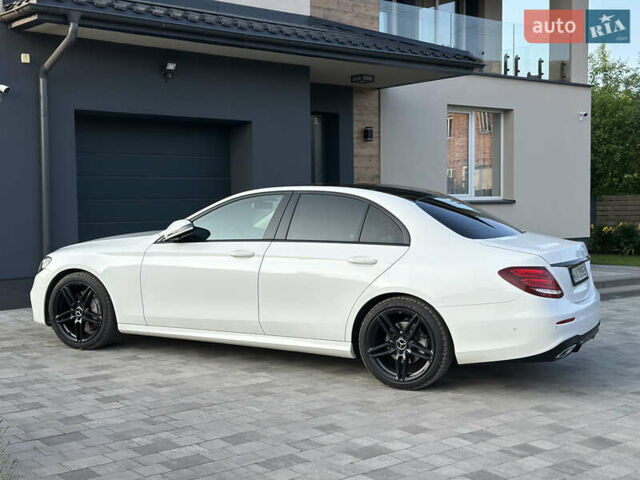 Белый Мерседес Е-Класс, объемом двигателя 1.6 л и пробегом 58 тыс. км за 38500 $, фото 2 на Automoto.ua