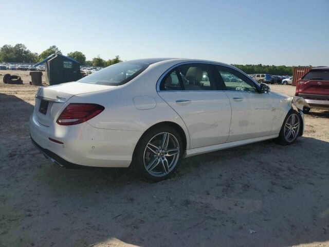 Белый Мерседес Е-Класс, объемом двигателя 2 л и пробегом 18 тыс. км за 9400 $, фото 2 на Automoto.ua