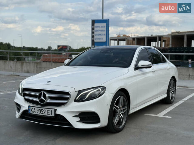 Белый Мерседес Е-Класс, объемом двигателя 1.6 л и пробегом 43 тыс. км за 35900 $, фото 2 на Automoto.ua