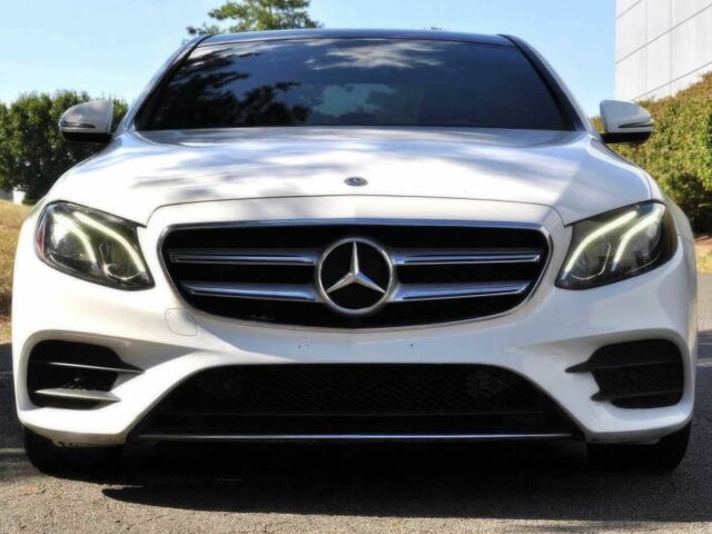 Білий Мерседес Е-Клас, об'ємом двигуна 2 л та пробігом 32 тис. км за 7600 $, фото 1 на Automoto.ua