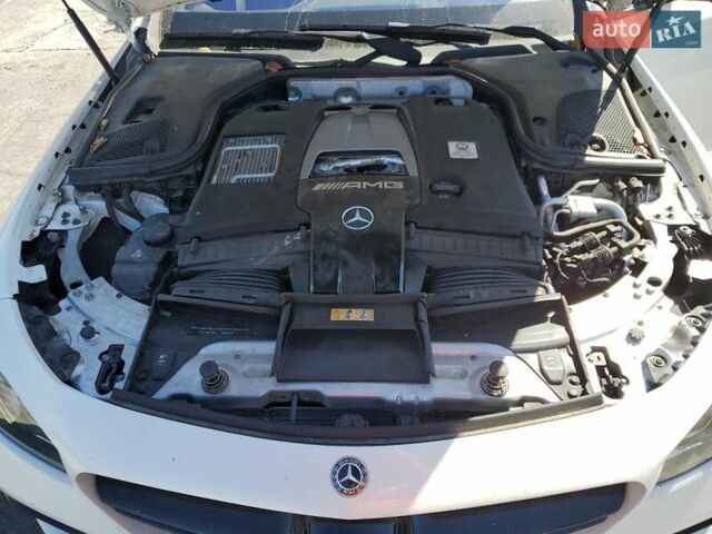 Белый Мерседес Е-Класс, объемом двигателя 3.98 л и пробегом 84 тыс. км за 30000 $, фото 10 на Automoto.ua