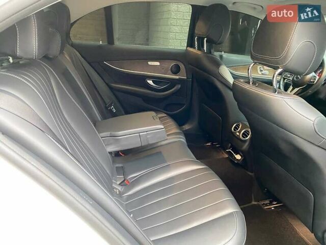 Белый Мерседес Е-Класс, объемом двигателя 2 л и пробегом 213 тыс. км за 29900 $, фото 60 на Automoto.ua