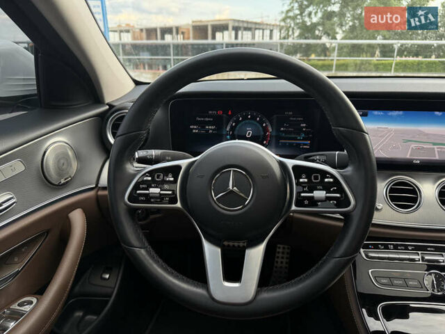 Белый Мерседес Е-Класс, объемом двигателя 1.6 л и пробегом 43 тыс. км за 35900 $, фото 14 на Automoto.ua