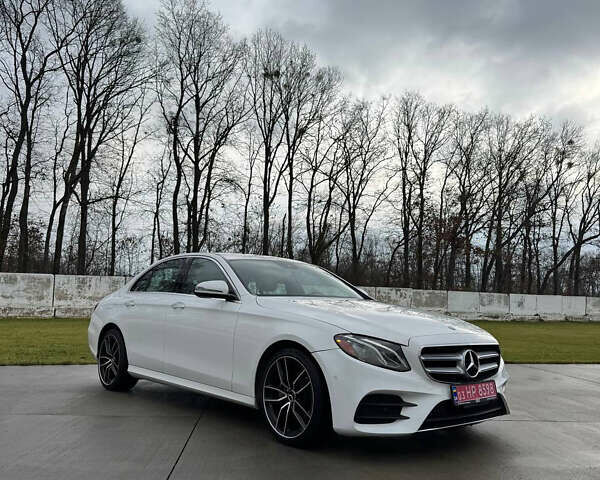 Белый Мерседес Е-Класс, объемом двигателя 1.99 л и пробегом 121 тыс. км за 25000 $, фото 4 на Automoto.ua