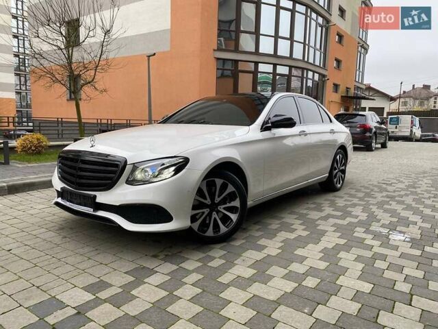 Белый Мерседес Е-Класс, объемом двигателя 2 л и пробегом 213 тыс. км за 29900 $, фото 3 на Automoto.ua
