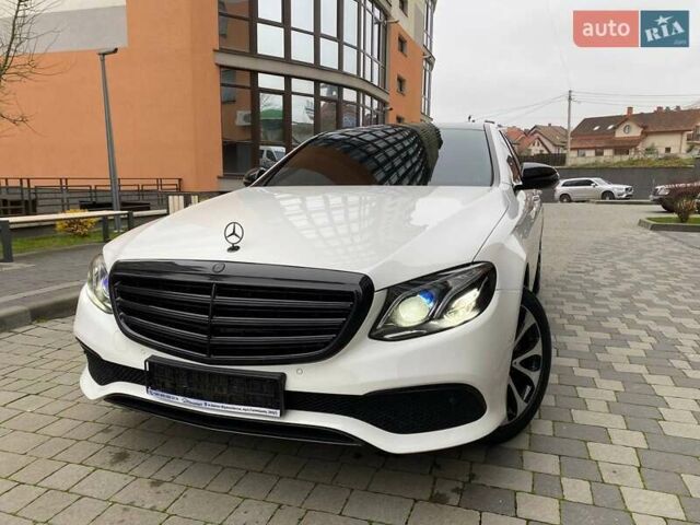 Белый Мерседес Е-Класс, объемом двигателя 2 л и пробегом 213 тыс. км за 29900 $, фото 4 на Automoto.ua