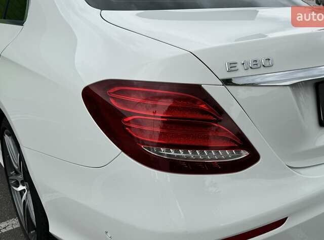 Белый Мерседес Е-Класс, объемом двигателя 1.6 л и пробегом 42 тыс. км за 40500 $, фото 33 на Automoto.ua