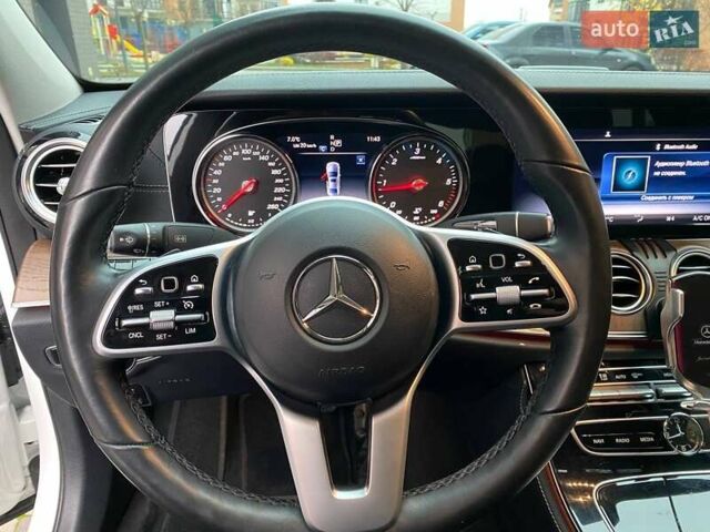 Белый Мерседес Е-Класс, объемом двигателя 2 л и пробегом 213 тыс. км за 29900 $, фото 55 на Automoto.ua