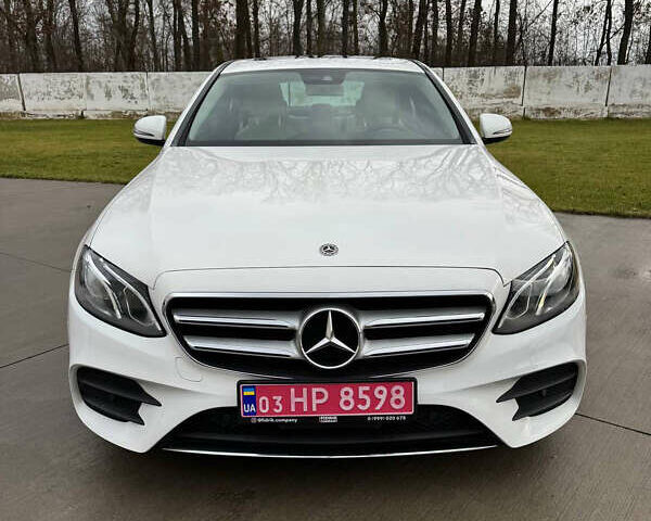 Белый Мерседес Е-Класс, объемом двигателя 1.99 л и пробегом 121 тыс. км за 25000 $, фото 2 на Automoto.ua