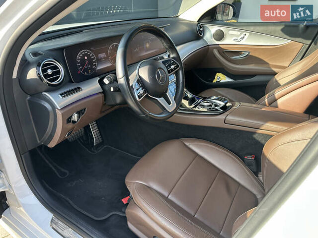 Белый Мерседес Е-Класс, объемом двигателя 1.6 л и пробегом 58 тыс. км за 38500 $, фото 15 на Automoto.ua