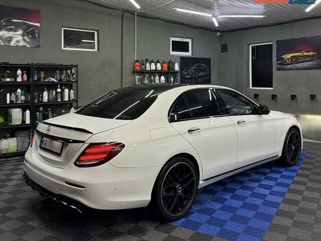 Белый Мерседес Е-Класс, объемом двигателя 1.95 л и пробегом 191 тыс. км за 30000 $, фото 14 на Automoto.ua